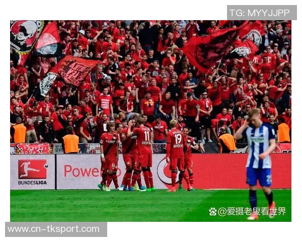 巴黎与曼联激战回顾精彩视频重温全场精彩瞬间与战术分析 巴黎与曼联激战回顾精彩视频重温全场精彩瞬间与战术分析