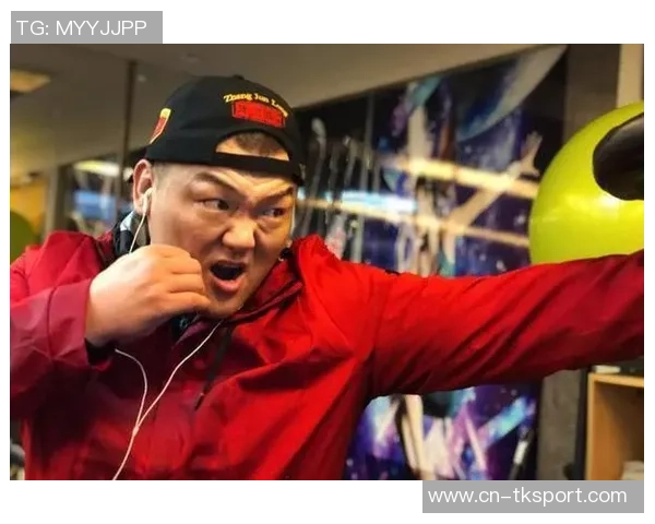 张君龙挑战印尼拳王巅峰对决引发拳迷热议与期待